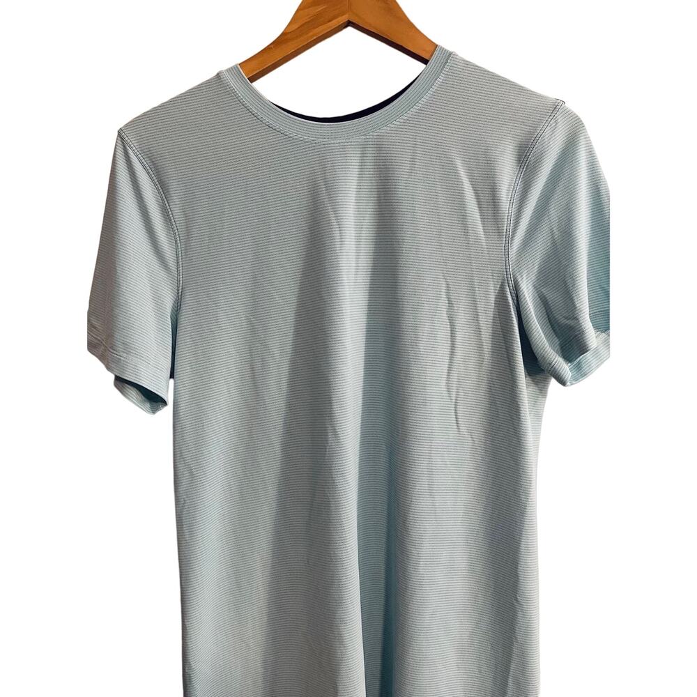 lululemon tee - Picture 2 of 4
